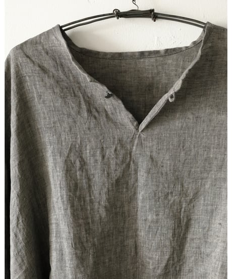 kläuse / C.S Wide Slit Neck Shirt <chambray black>
