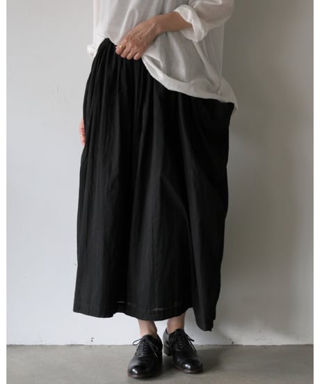 R&D.M.Co- / GARMENT DYE LAWN WRINKLE POCKET SKIRT <black>