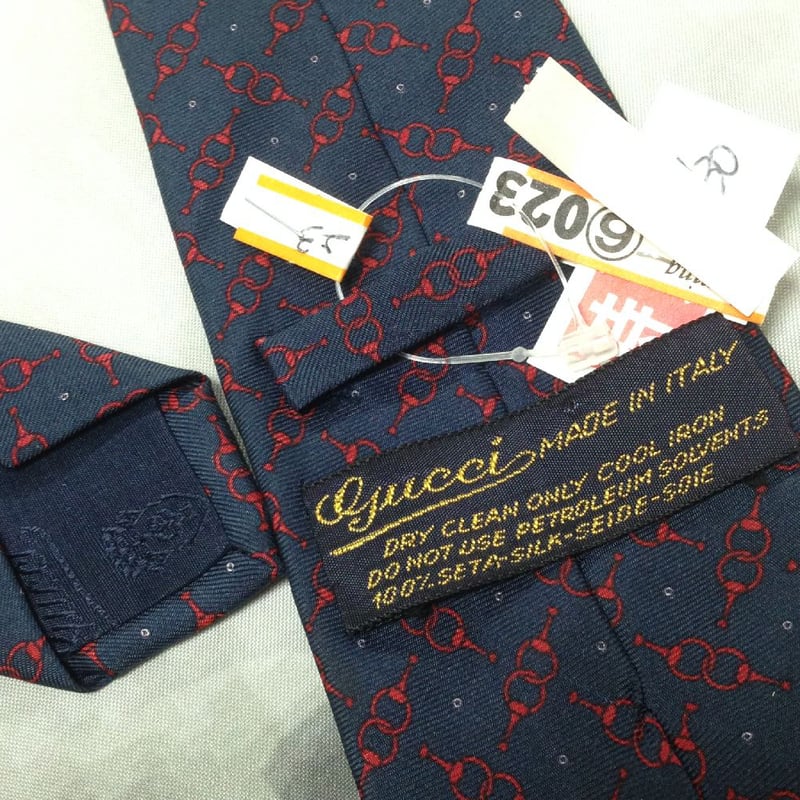 グッチ GUCCI 微光沢 ネクタイ イタリア製 シルク100% パターン柄 濃紺 