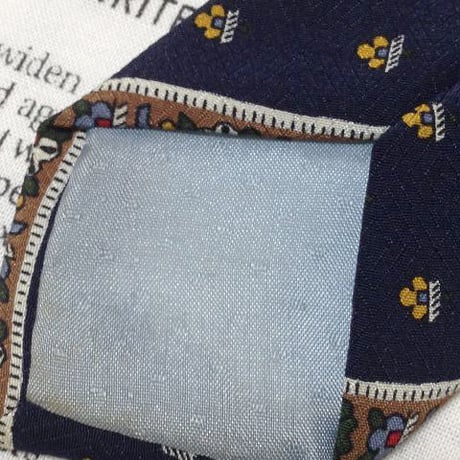 イヴサンローラン Yves Saint Laurent YSL 微光沢 ネクタイ イタリア製 シルク100% 斜めストライプ レジメンタル パターン柄 ミックス V-006007