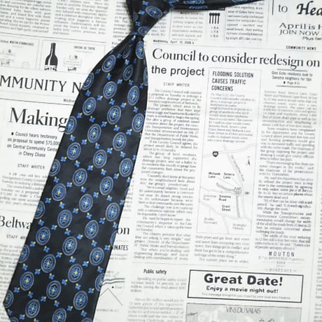 ヒューゴボス HUGO BOSS 美品 微光沢 ネクタイ イタリア製 シルク100% パターン柄 黒系ベース ブラック系 I-005106