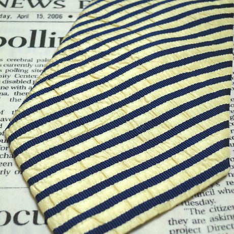 ダンヒル dunhill 美品 未使用品 微光沢 ネクタイ イギリス製 シルク100% 斜めストライプ レジメンタル クリーム色ベース G-004914