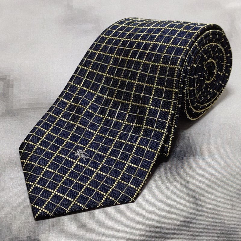 美品 バーバリー ネクタイ シルク ブロックチェック パターン 微光沢 ブルー 美品 バーバリー ネクタイ シルク ブロックチェック パターン 微