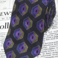 イヴサンローラン Yves Saint Laurent YSL 美品 微光沢 ネクタイ イタリア製 シルク100% パターン柄 黒系 ブラック系 J-005184