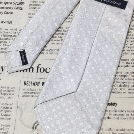 アクアスキュータム Aquascutum 微光沢 ネクタイ 日本製 シルク100% パターン柄 ライトグレー系 Z-006288