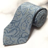 ニノセルッティ NINO CERRUTI 美品 微光沢 ネクタイ シルク100% 総柄 青系 ブルー系 U-009359