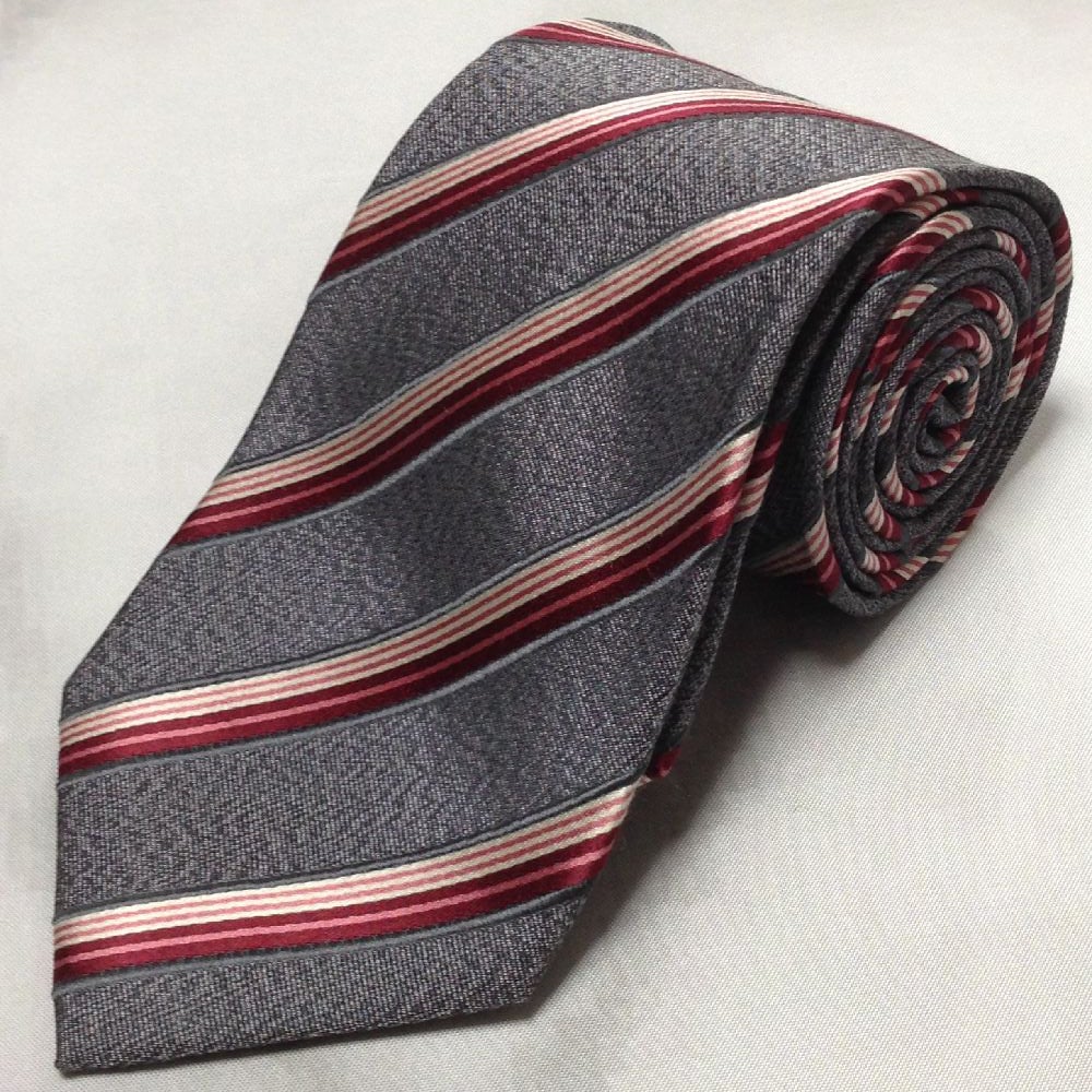 美品 プラダ ネクタイ シルク ジャカード ストライプ 微光沢 刺繍 グレー 美品 プラダ ネクタイ シルク ジャカード ストライプ 微光沢