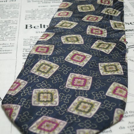 エルメネジルドゼニア Ermenegildo Zegna 微光沢 ネクタイ イタリア製 シルク100% パターン柄 濃紺系ベース ネイビー J-005216