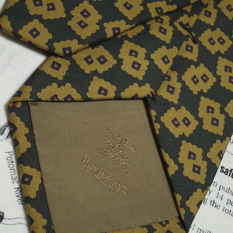 バーバリー Burberry 良品 ネクタイ シルク100% パターン柄 緑系 モスグリーン系 J-005235