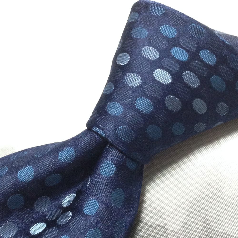 シルク100%ネクタイ　DKNY　 クリーニング済 シルク100%ネクタイ DKNY クリーニング済