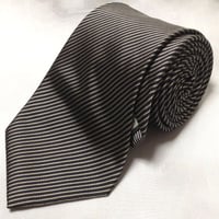 ヒロココシノ HIROKO KOSHINO オム 良品 微光沢 ネクタイ 斜めストライプ 黒系ベース ブラック系 U-009342