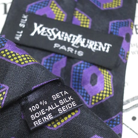 イヴサンローラン Yves Saint Laurent YSL 美品 微光沢 ネクタイ イタリア製 シルク100% パターン柄 黒系 ブラック系 J-005184