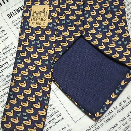 エルメス HERMES 美品 ネクタイ フランス製 シルク100% アヒル柄 動物 アニマル ミックス K-005330