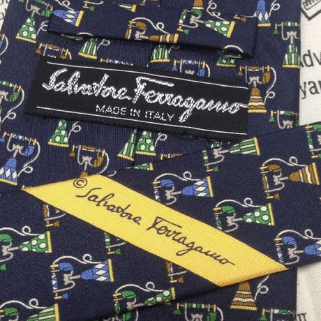 サルヴァトーレ フェラガモ Salvatore Ferragamo 微光沢 ネクタイ シルク100% 電話柄 パターン柄 ミックス O-007476