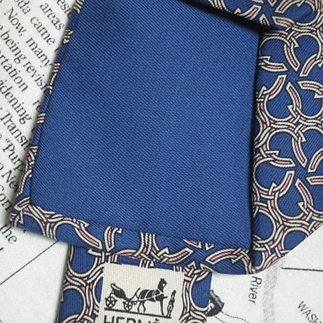 エルメス HERMES 微光沢 ネクタイ フランス製 シルク100% パターン柄 濃紺系ベース ネイビー J-005149