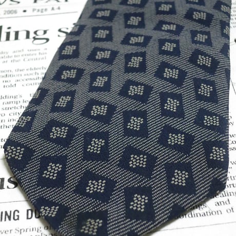 アルマーニ コレツィオーニ Armani Collezioni コレッツィオーニ 美品 ネクタイ イタリア製 シルク100% パターン柄 グレー系 H-005009