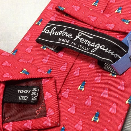サルヴァトーレ フェラガモ Salvatore Ferragamo クリーニング済 微光沢 ネクタイ シルク100% 昆虫柄 Z-008281