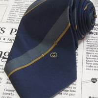 グッチ GUCCI 微光沢 ネクタイ イタリア製 シルク100% 斜めストライプ レジメンタル 紺系ベース ネイビー G-004861