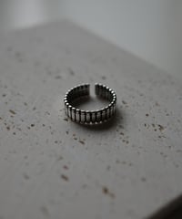 Pulse Band Ring