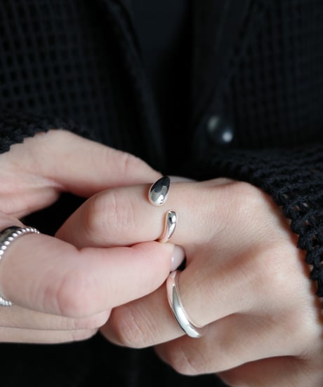 Soft Curve Ring