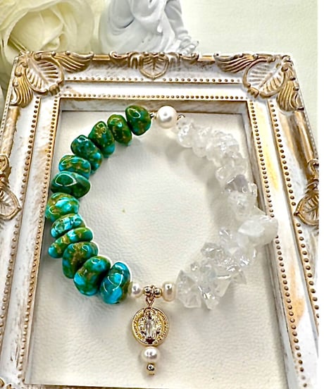 Rare Kingman Turquoise × High Quality Crystal