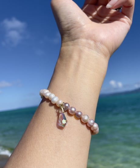 freshwater pearl× freshwater pearl　（スワロフスキークリスタルチャーム付）