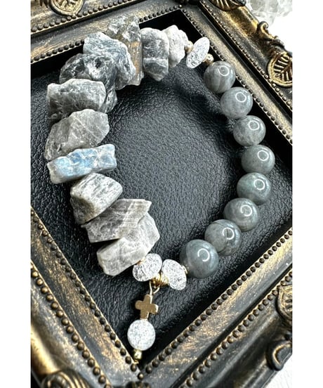 Labradorite × Raw Labradorite
