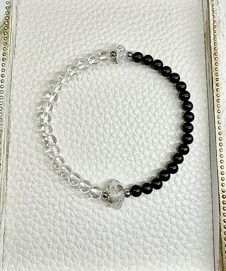 Diamond Quartz × Onyx × Crystal