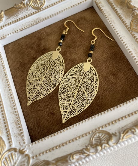 leaf （black spinel× Hematite）
