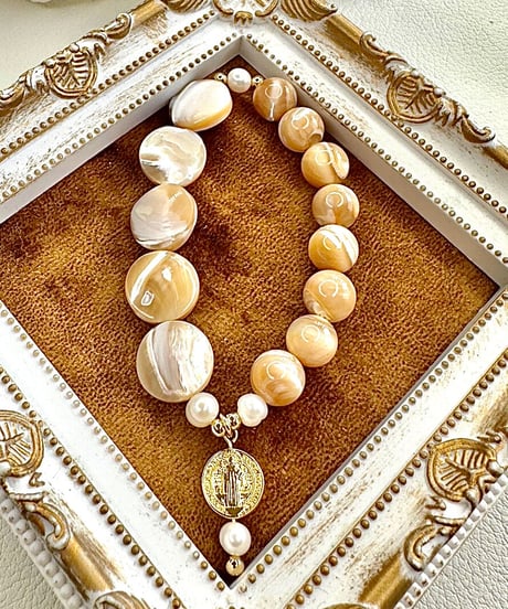 Mother Of Pearl × Mother Of Pearl
