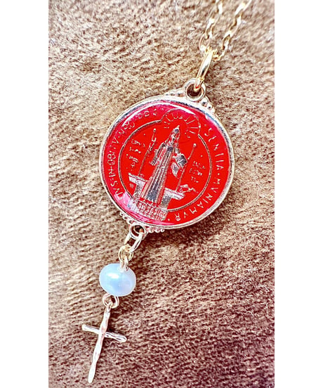 聖ベネディクトのメダイペンダント（大）Red & Pearl & Cross