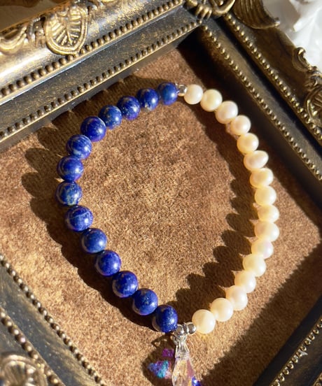 lapis lazuli × Freshwater pearl （スワロフスキークリスタル）