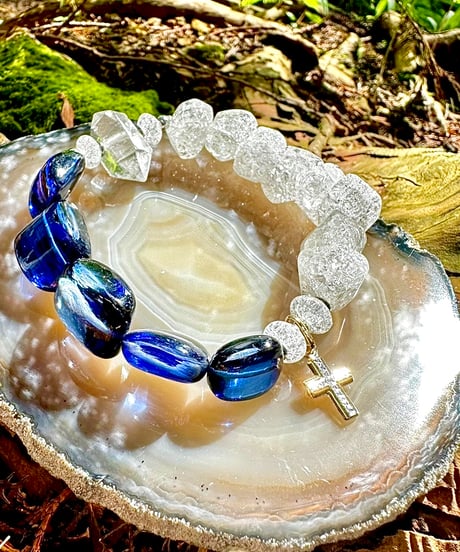 High Quality Blue Sapphire × High Quality Crackle Quartz