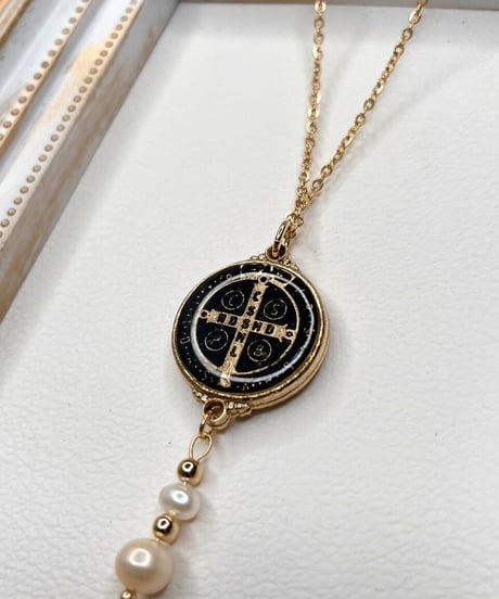 聖ベネディクトのメダイペンダント（大）Black &Pearl
