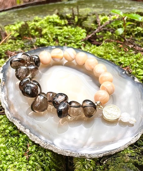 Smoky quartz× Mother of pearl