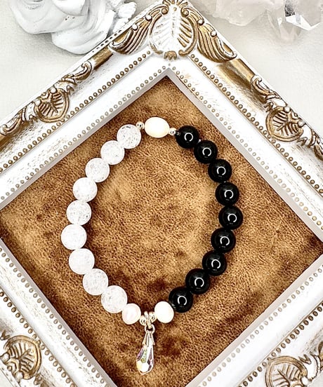 Blackonyx × Crackle Quartz