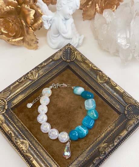 Blue Stripe Agate ×crystal bracelet（スワロフスキークリスタルチャーム付）