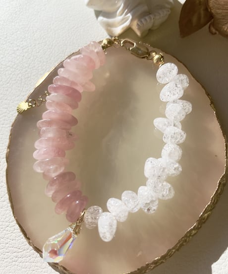 Rose quartz × Crackle Quartz（スワロフスキーチャーム付き）