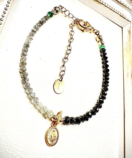 White Diamond × Black Diamond Faceted Round Gemstone