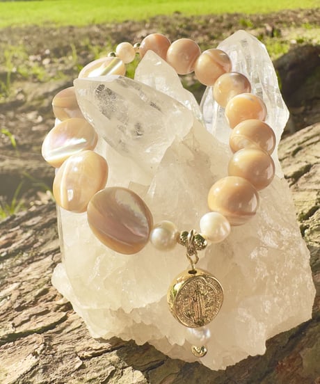 Mother Of Pearl × Mother Of Pearl