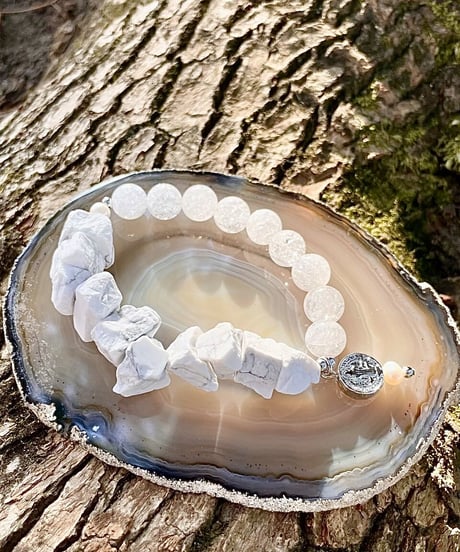 Raw Howlite × Crackle Quartz