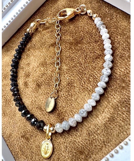 White Diamond × Black Diamond Faceted Round Gemstone