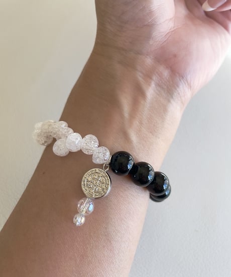 Blackonyx × crystal  ベネディクトメダイチャーム