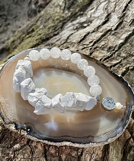 Raw Howlite × Crackle Quartz
