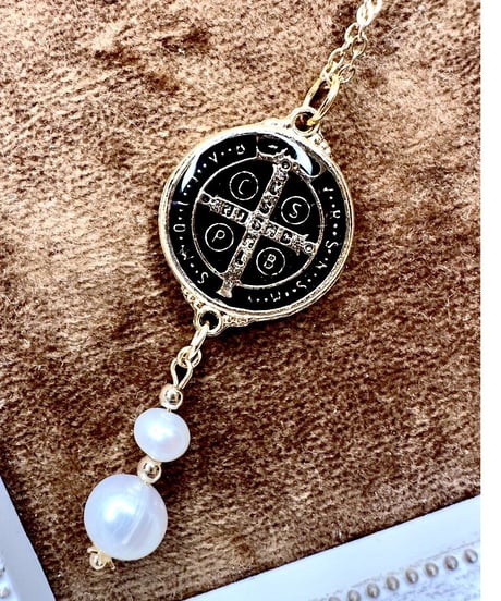 聖ベネディクトのメダイペンダント（大）Black &Pearl