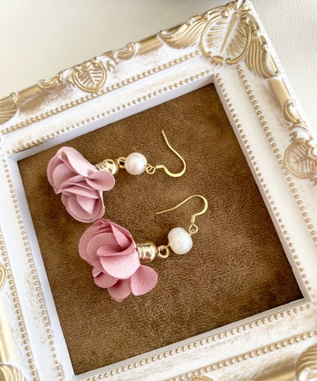 Flower× Freshwater pearl　ピアス（ピンク）