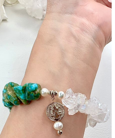 Rare Kingman Turquoise × High Quality Crystal