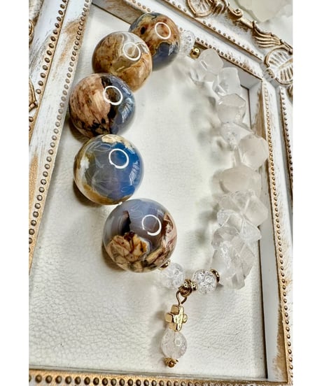 Blue Chalcedony × High Quality Crystal
