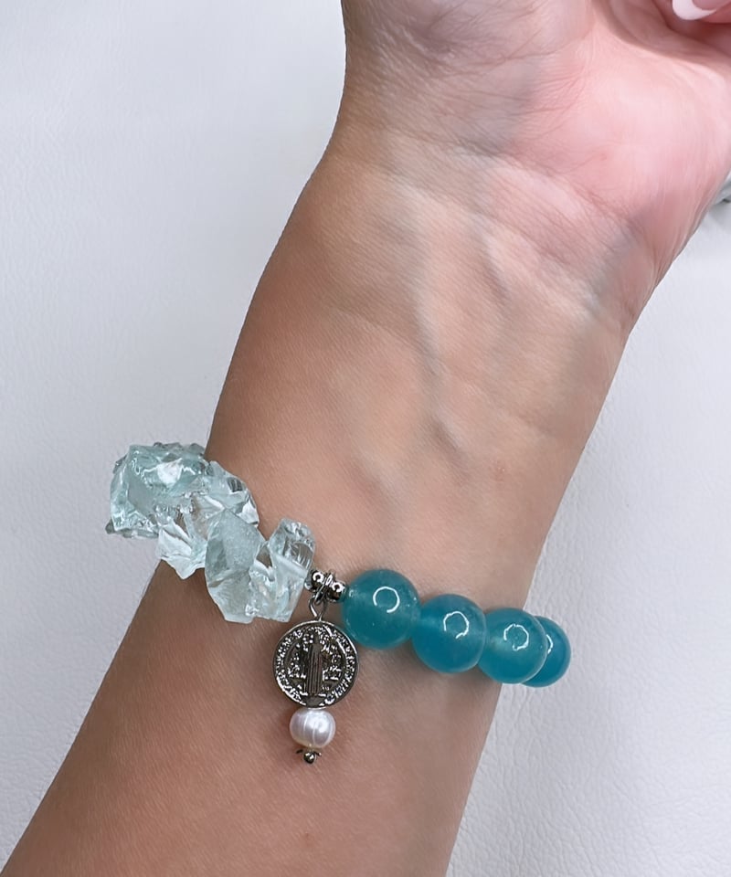 AQUA QUEEN CRYSTAL　FW207 (J) AQUA SILVER】ホースシューストーンネックレス（カットアズキシルバー