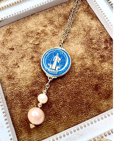 聖ベネディクトのメダイペンダント（大）Blue & Pearl